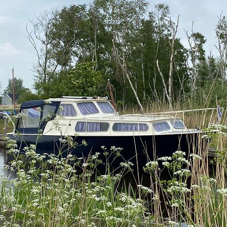 Boat Allemansfreon - Kamperen Op Het Water - Niet Om Mee Te Varen - Read Host Profile-Lees Hostprofiel Jutrijp Extérieur photo