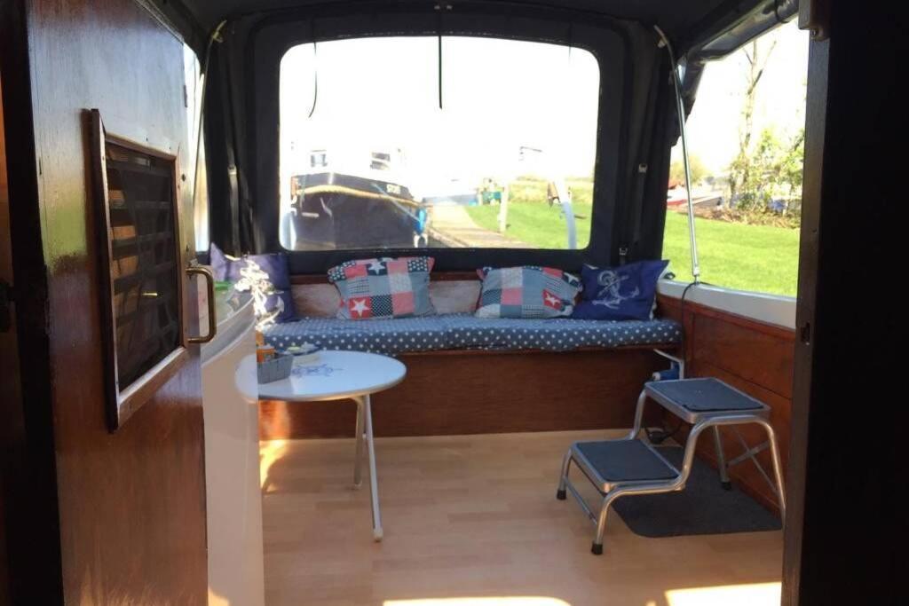 Boat Allemansfreon - Kamperen Op Het Water - Niet Om Mee Te Varen - Read Host Profile-Lees Hostprofiel Jutrijp Extérieur photo