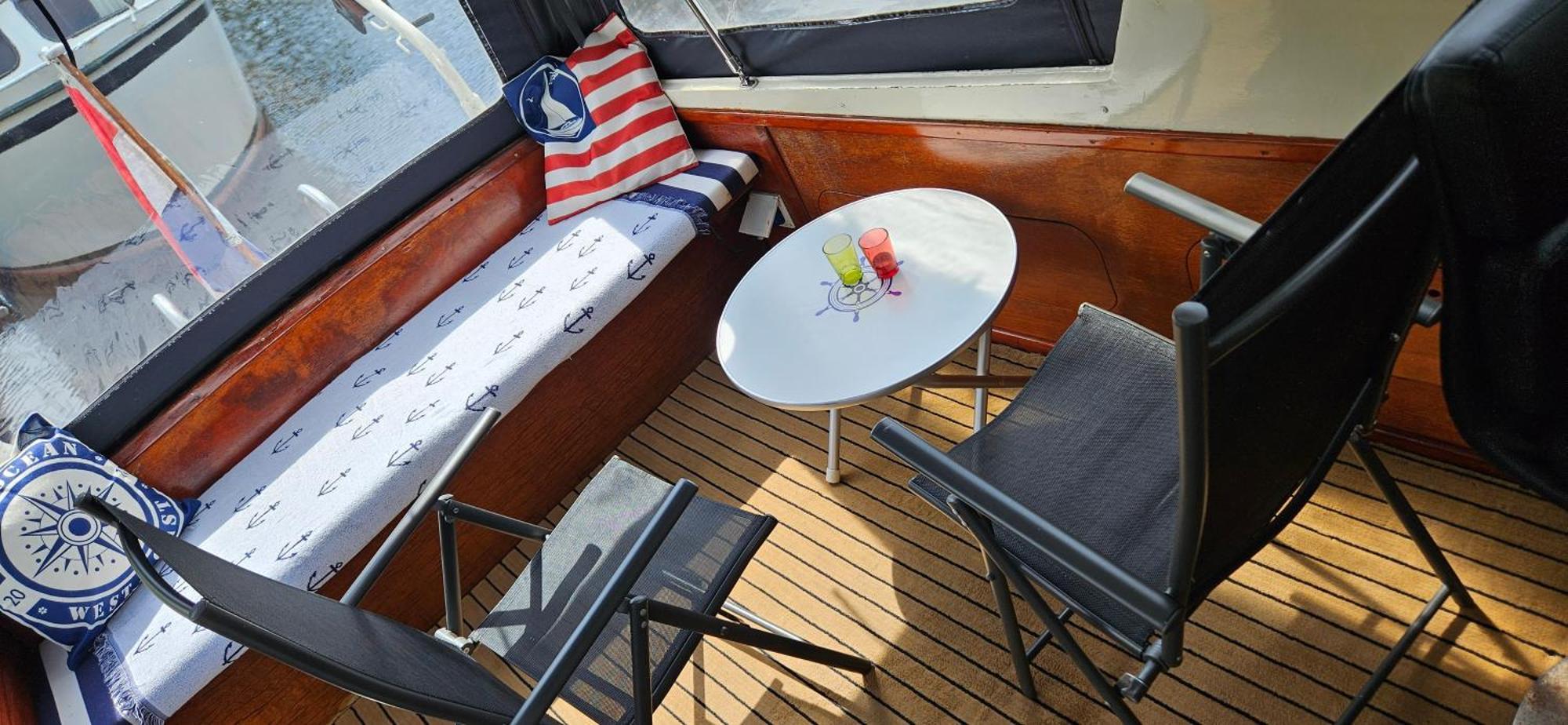 Boat Allemansfreon - Kamperen Op Het Water - Niet Om Mee Te Varen - Read Host Profile-Lees Hostprofiel Jutrijp Extérieur photo